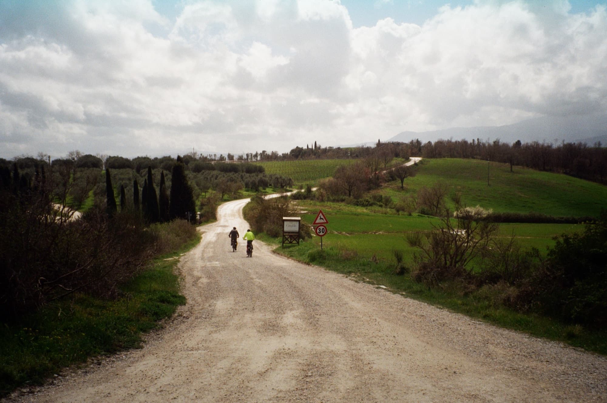 Fietsen door de glooiende heuvels van Le Marche